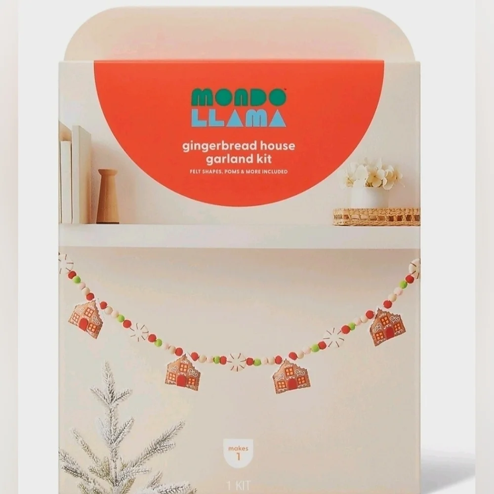 NWT Christmas Craft Gingerbread House and Peppermint Garland make your own kit